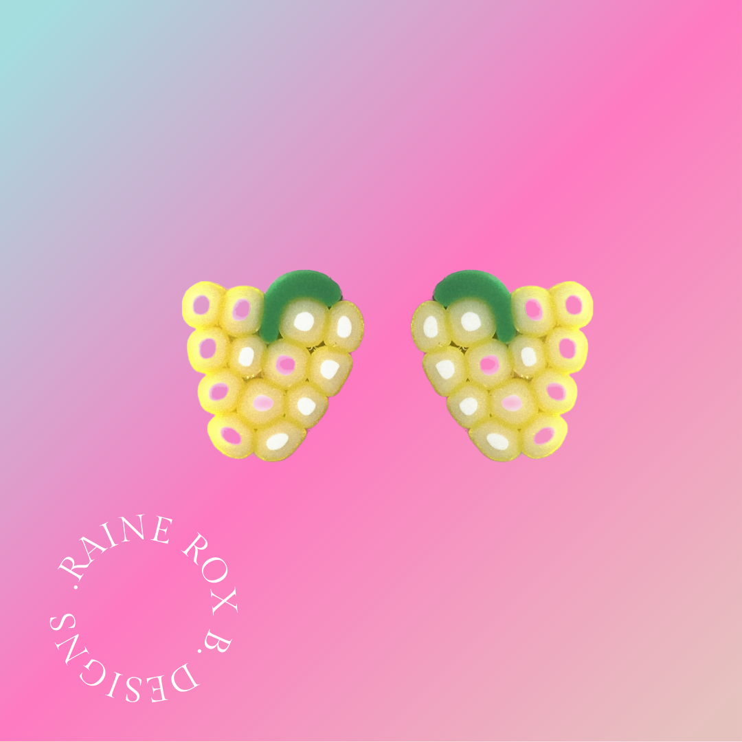 Yellow grapes studs